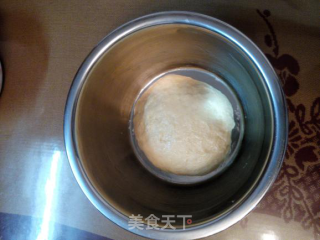 冷天做发面饼的发面法（我爱美食天下）的做法步骤：1