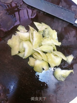 咸菜花蛤汤的做法步骤：3