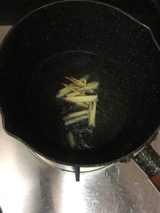 咸菜花蛤汤的做法步骤：5