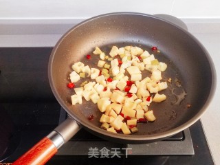 酸辣酸甜的酸辣藕丁，下饭又好吃的做法步骤：5