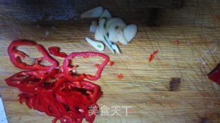 韭菜炒河虾的做法步骤：3