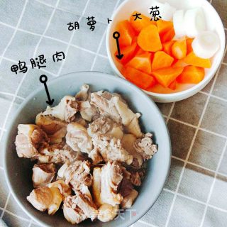 香菇鸭肉煲的做法步骤：1