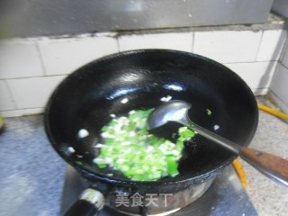 木耳炒油菜的做法步骤：3