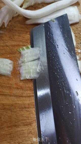 酸辣白菜的做法步骤：2