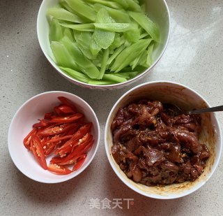 莴苣炒肉片的做法步骤：4