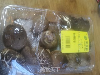 香菇玉米笋的做法步骤：1