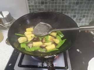 香菇玉米笋的做法步骤：8