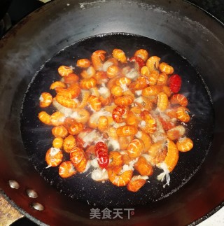 麻辣龙虾尾的做法步骤：3
