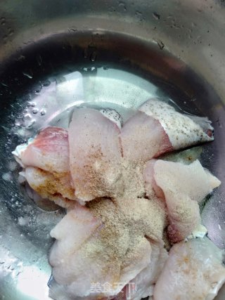 香酥鱼片汤的做法步骤：2