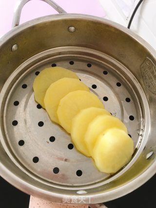 6月龄宝宝辅食西兰花土豆泥的做法步骤：6