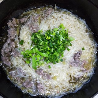 咸菜牛肉汤粉的做法步骤：11