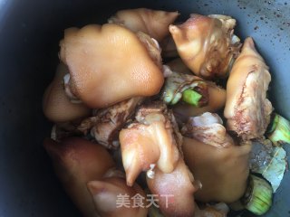 美味红烧猪蹄的做法步骤：5
