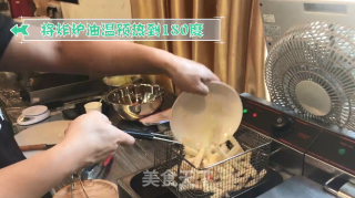 外酥里嫩的炸薯条的做法步骤：1
