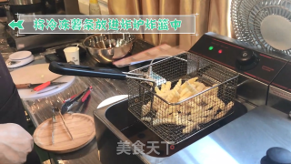 外酥里嫩的炸薯条的做法步骤：2