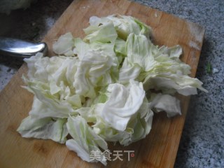 圆白菜炒番茄的做法步骤：1