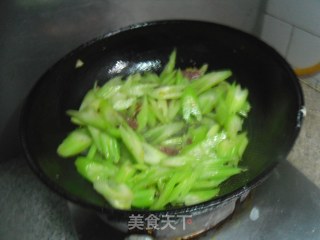 火腿西芹的做法步骤：9