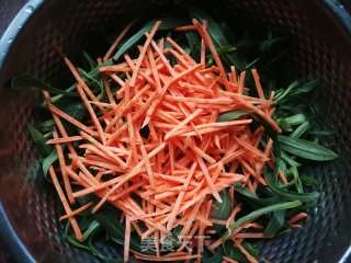 榨菜红薯面条菜的做法步骤：4