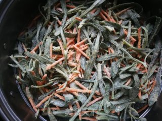 榨菜红薯面条菜的做法步骤：8