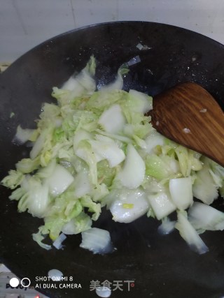 丸子鱼豆腐炖白菜的做法步骤：6