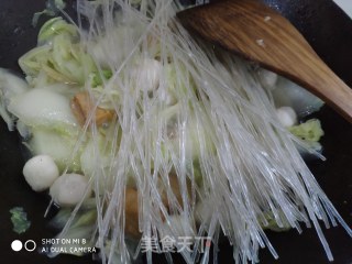 丸子鱼豆腐炖白菜的做法步骤：8