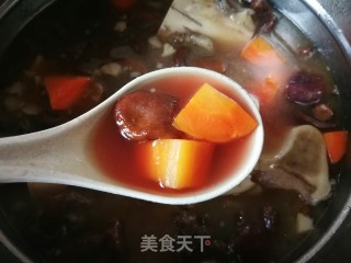 胡萝卜红菇炖牛棒骨的做法步骤：18