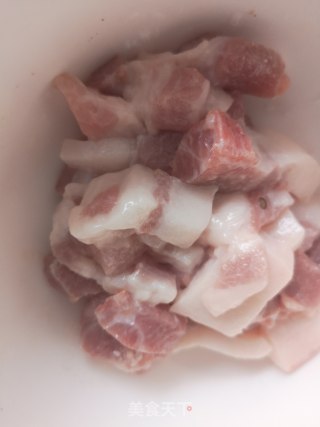 花式精致简餐：油豆腐蒸肉+粗粮饭的做法步骤：1