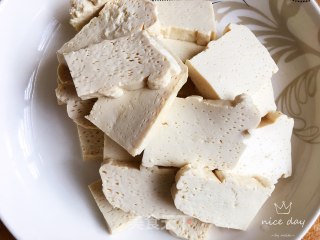 香煎豆腐的做法步骤：1