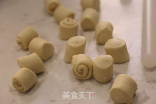 蜂蜜脆底小餐包的做法步骤：16