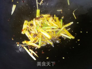 比饭店还好吃的爆炒花甲的做法步骤：5