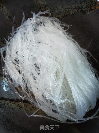 青口菠菜拌粉丝的做法步骤：3
