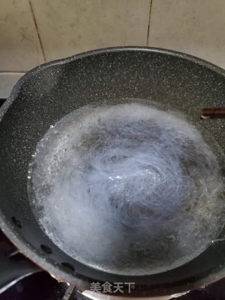 青口菠菜拌粉丝的做法步骤：9