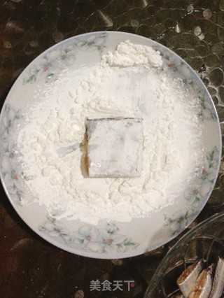 煎带鱼的做法步骤：3