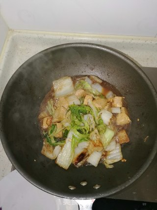 白菜烧冻豆腐的做法步骤：7