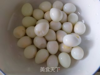 红烧鹌鹑蛋的做法步骤：3