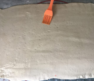 香葱火腿肠花卷的做法步骤：7