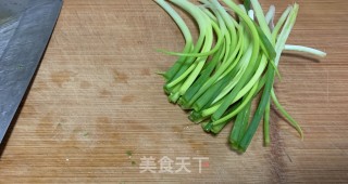 葱花鸡蛋摊饼的做法步骤：2
