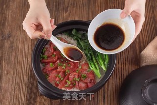 煲仔饭的一勺灵魂酱油的做法步骤：3