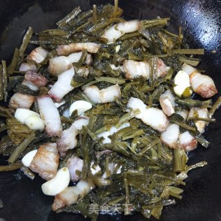 五花肉咸菜笋干煲的做法步骤：5