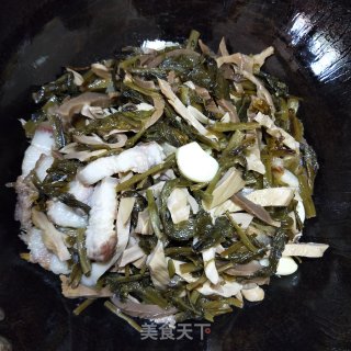 五花肉咸菜笋干煲的做法步骤：6