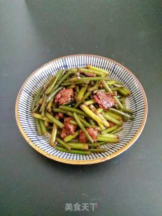 快手好吃的下饭菜蒜苔炒肉的做法步骤：6