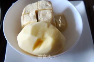 白菜炖冻豆腐的做法步骤：1
