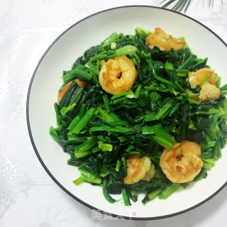 虾仁炒菠菜的做法步骤：5