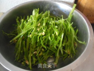 蒜蓉扁豆丝的做法步骤：2