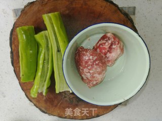 青椒酿肉的做法步骤：2