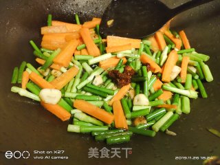 蒜薹炒牛肉片的做法步骤：4