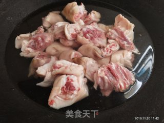 猪蹄板栗红枣汤的做法步骤：3