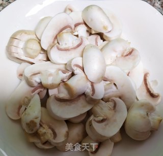 蘑菇肉盖浇面的做法步骤：5