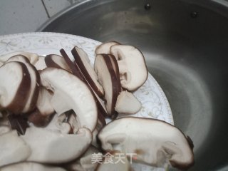 香菇炖豆腐的做法步骤：5