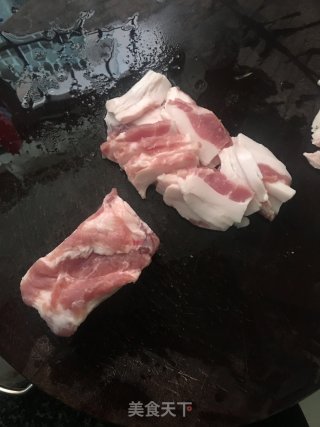 杏鲍菇炒五花肉的做法步骤：3