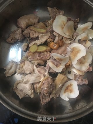 海底椰煲鸡汤的做法步骤：4